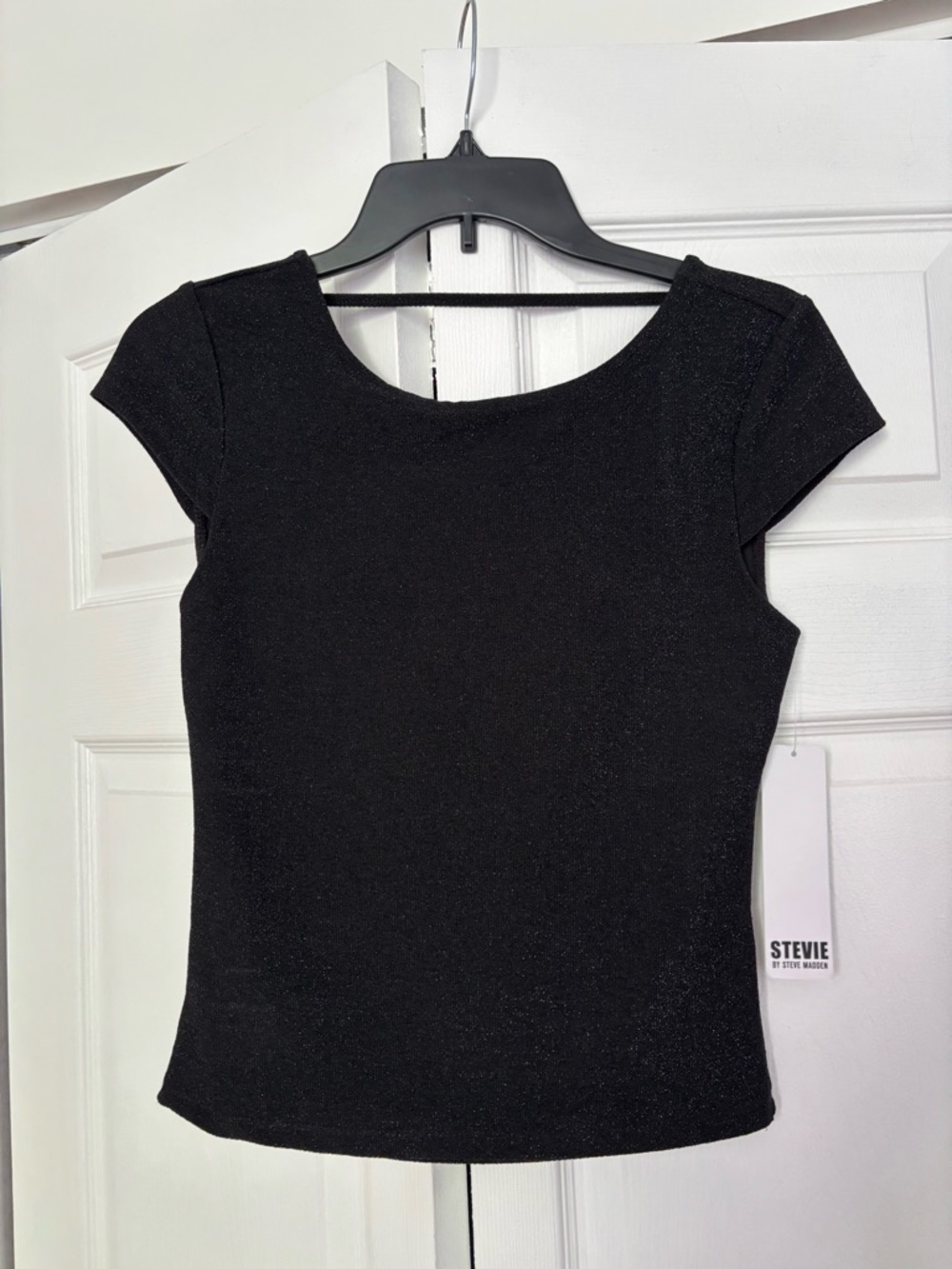 Steve Madden Black Short Sleeve Scoop Neck Top